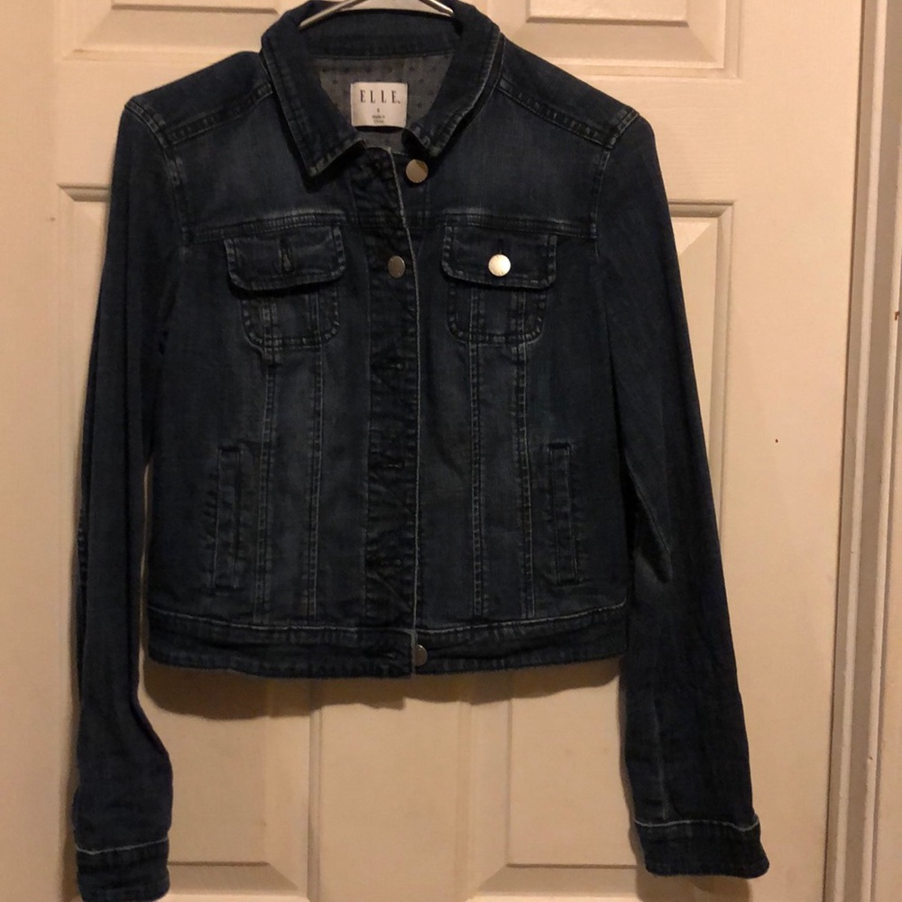 Elle  chamarra de mezclilla